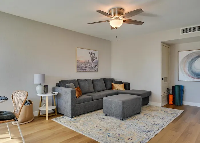 Holiday home 8 Mi To Airport: W/ Pool Access *