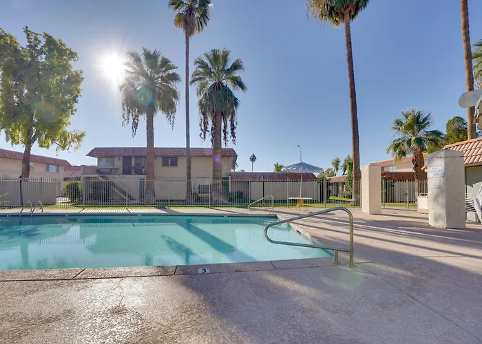 Holiday home 8 Mi To Airport: W/ Pool Access