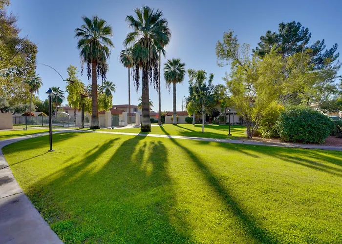 8 Mi To Airport: W/ Pool Access *