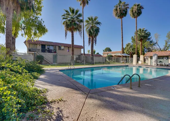 Holiday home 8 Mi To Airport: W/ Pool Access
