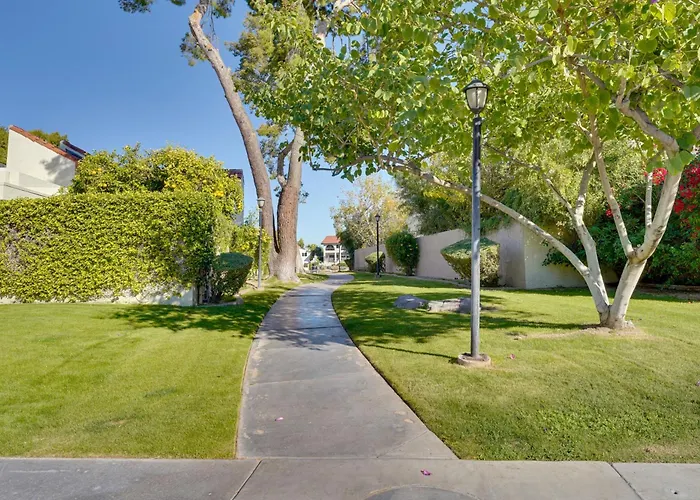 8 Mi To Airport: W/ Pool Access