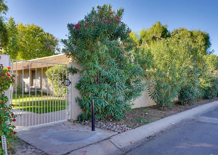 8 Mi To Airport: W/ Pool Access Holiday home Tempe